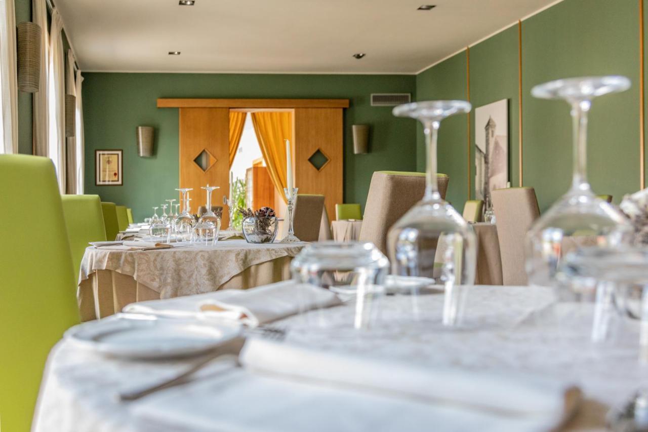 Hotel Cortese Armeno Eksteriør bilde
