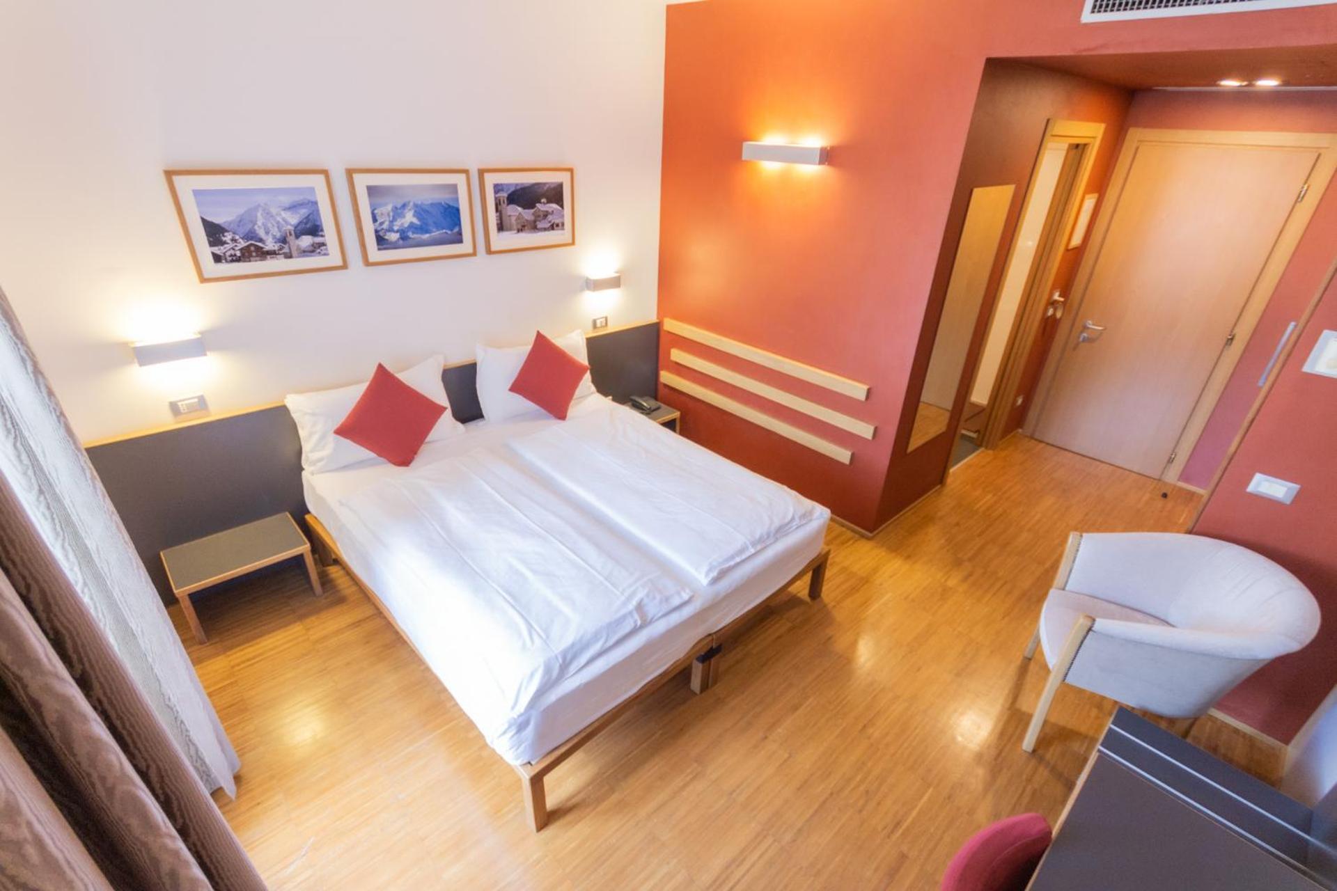 Hotel Cortese Armeno Eksteriør bilde