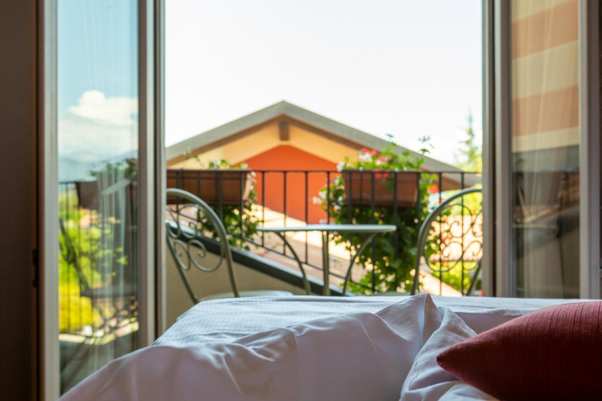 Hotel Cortese Armeno Eksteriør bilde