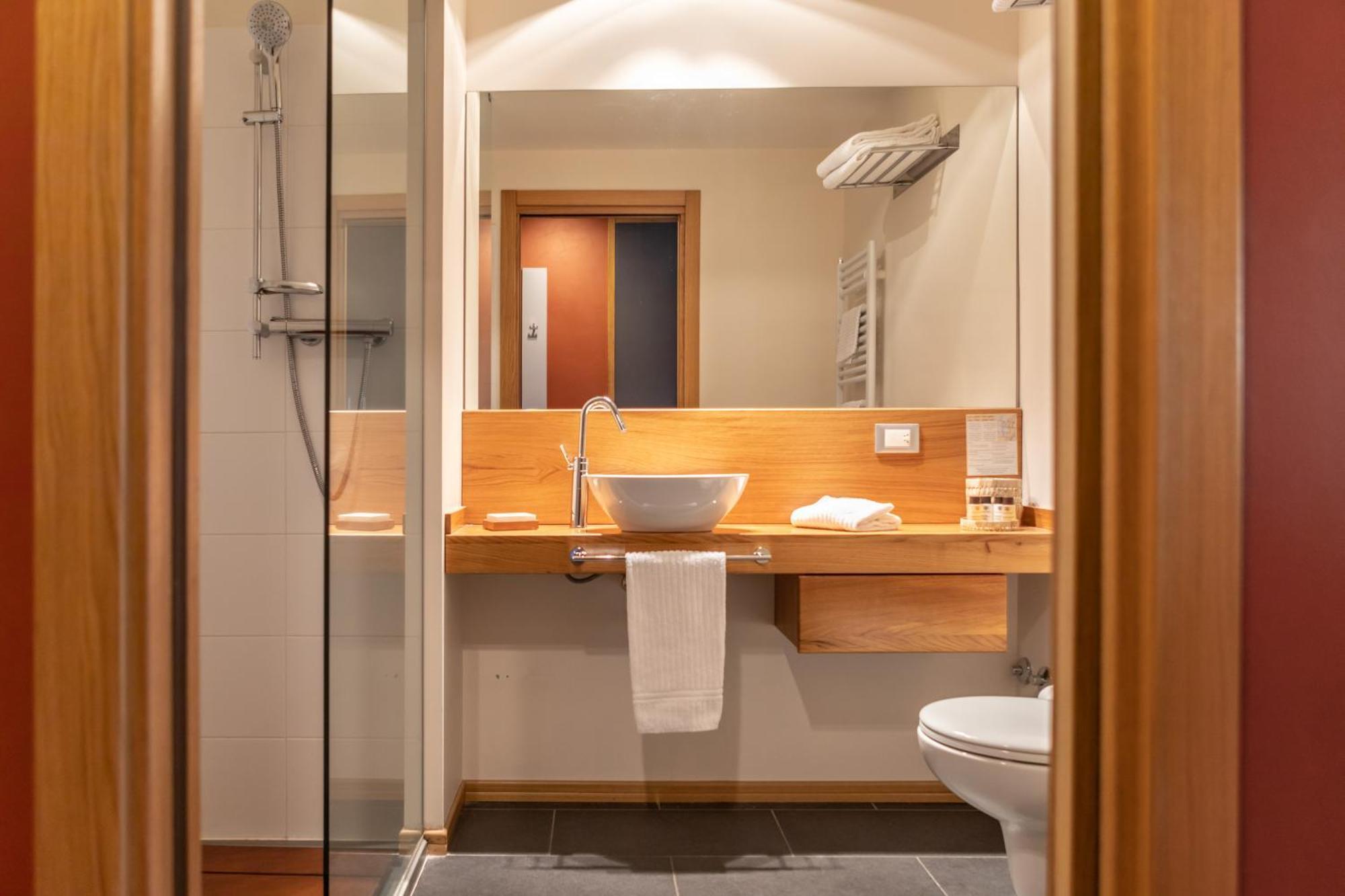 Hotel Cortese Armeno Eksteriør bilde