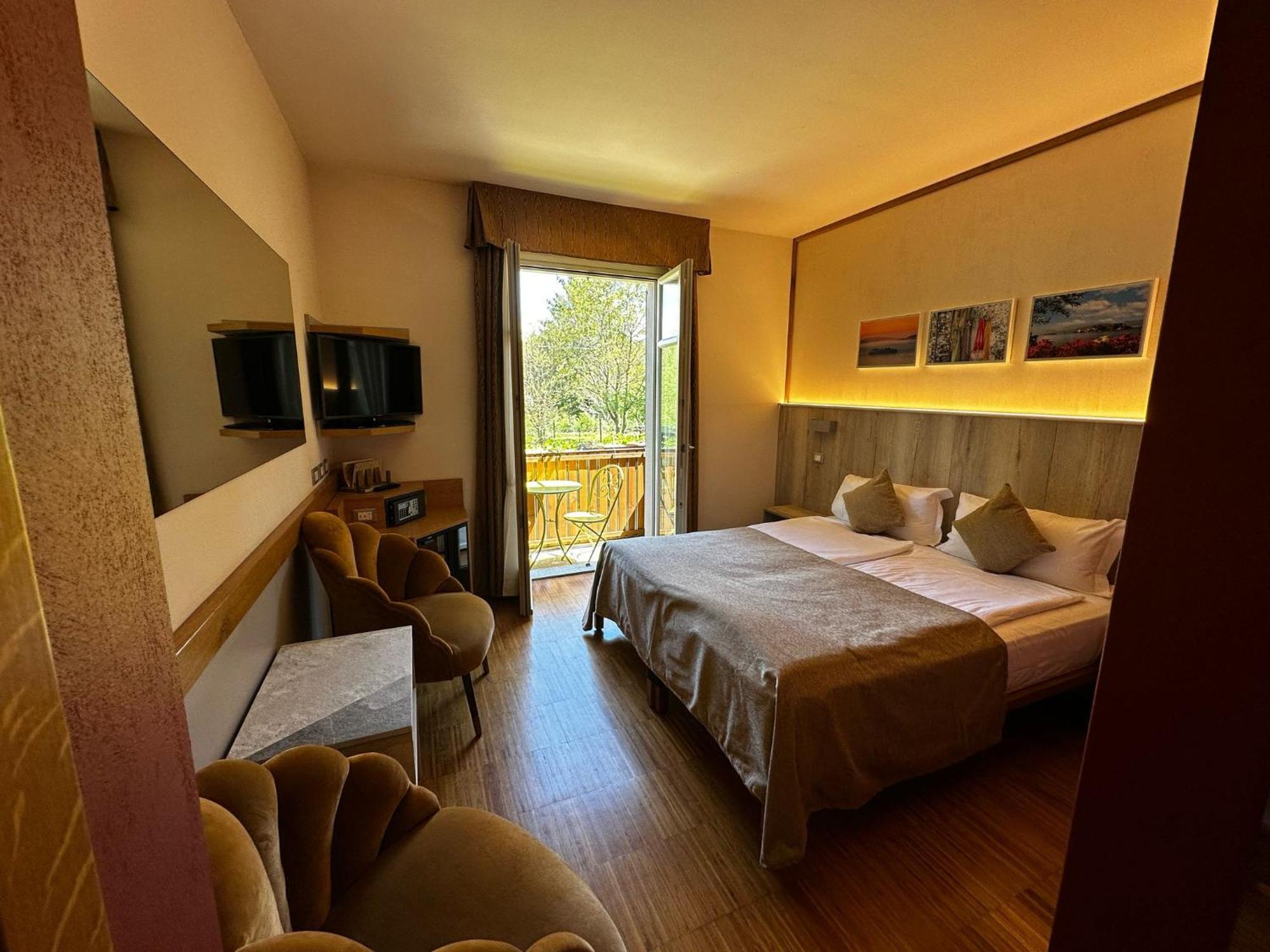 Hotel Cortese Armeno Eksteriør bilde